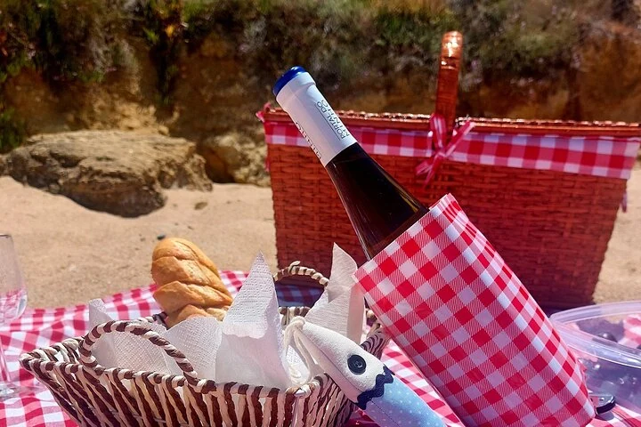 Lisbon Coastal Tour — Arrábida, Sesimbra & Beach Picnic — Arrábida · Sesimbra (3)