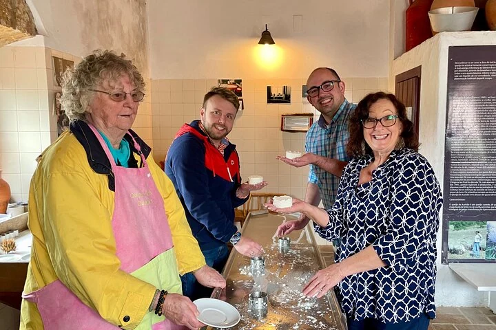 Azeitão Cheese-Making & Wine Private Tour from Lisbon — Azeitão · Sesimbra