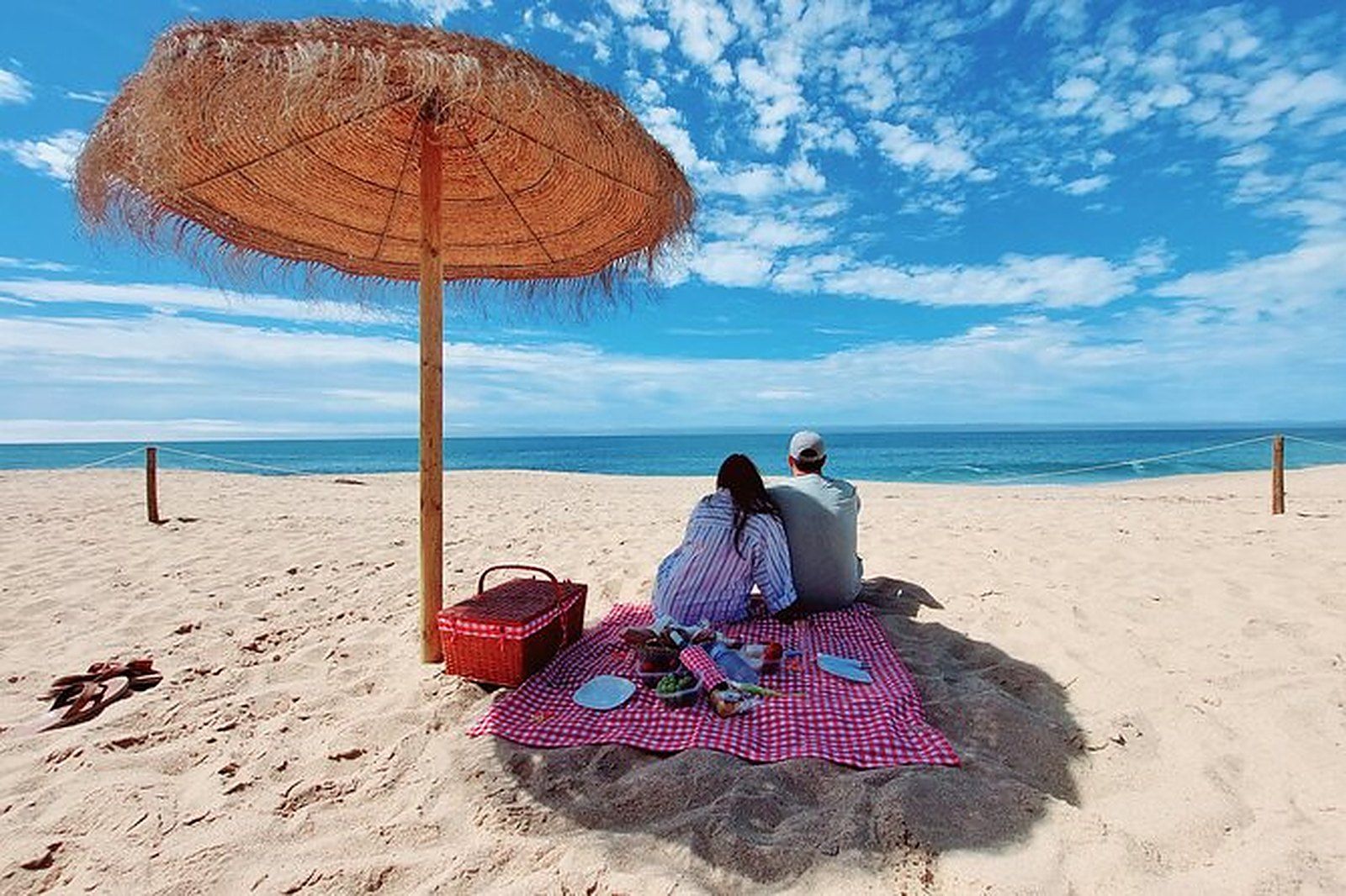 Lisbon Coastal Tour — Arrábida, Sesimbra & Beach Picnic — private day tour in Arrábida · Sesimbra, Portugal (Coastal)